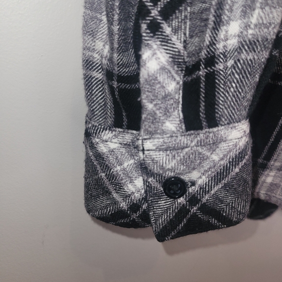 RAILS Hunter Dylan Button Down.  Size XS ⭐️Host Pick⭐️ - Picture 5 of 7